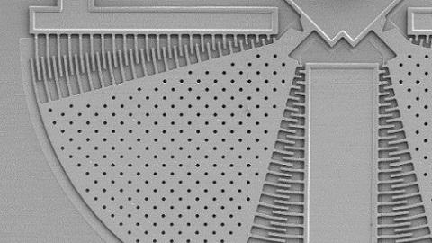 MEMS polysilicon oscillator structure